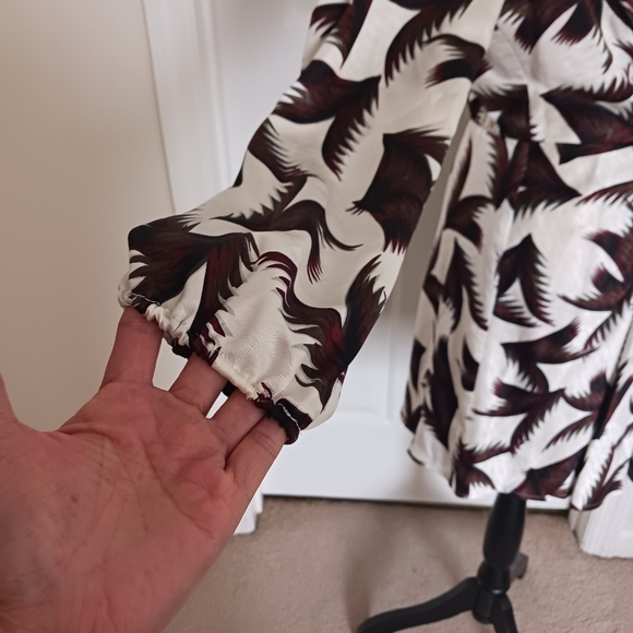 A.L.C. Freja Leaf Print Twist Front Silk Dreas - Picture 13 of 13